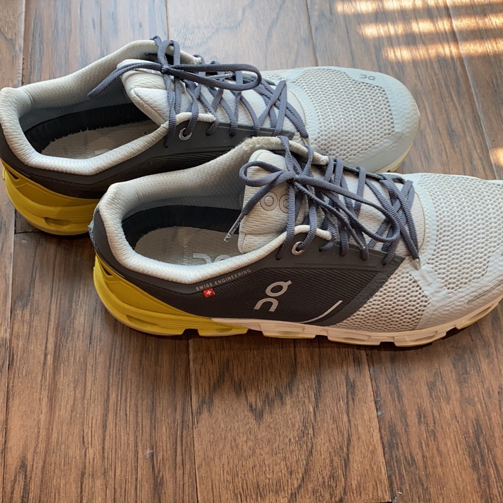 Men’s On CLOUDFLYER (Size 12)